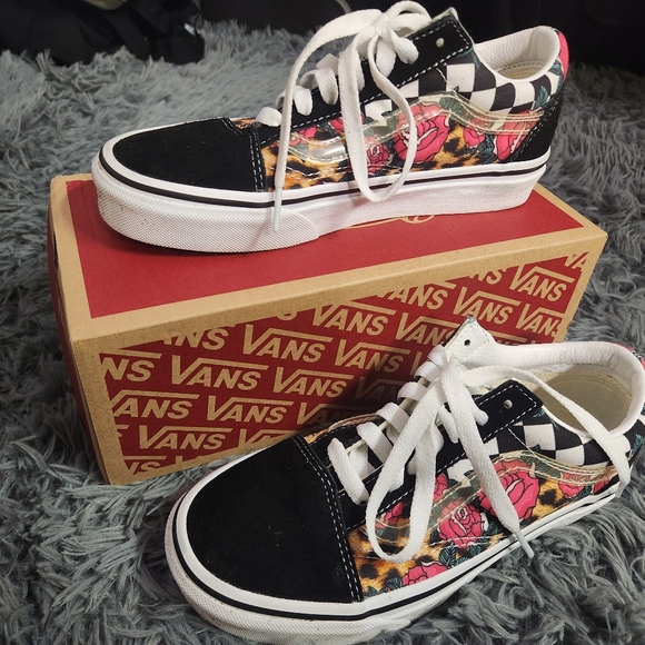 Shoes - No longer want still Fairley new